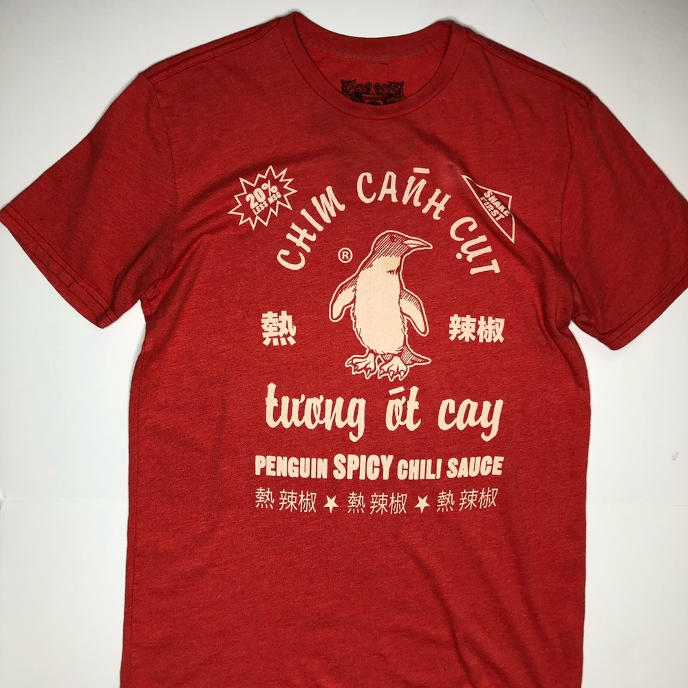 Urban outfitters tee chim canh cut